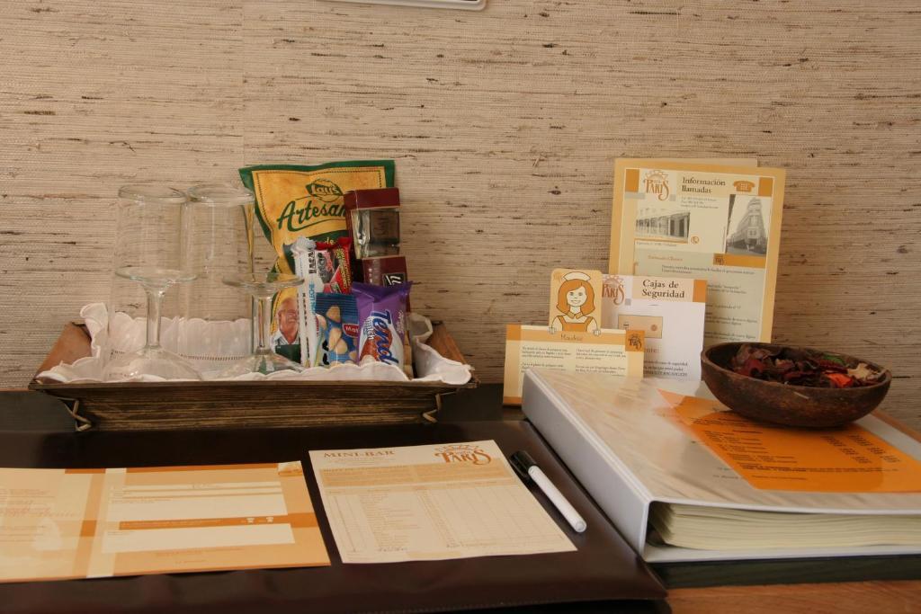 Hostal Paris Valladolid Bagian luar foto