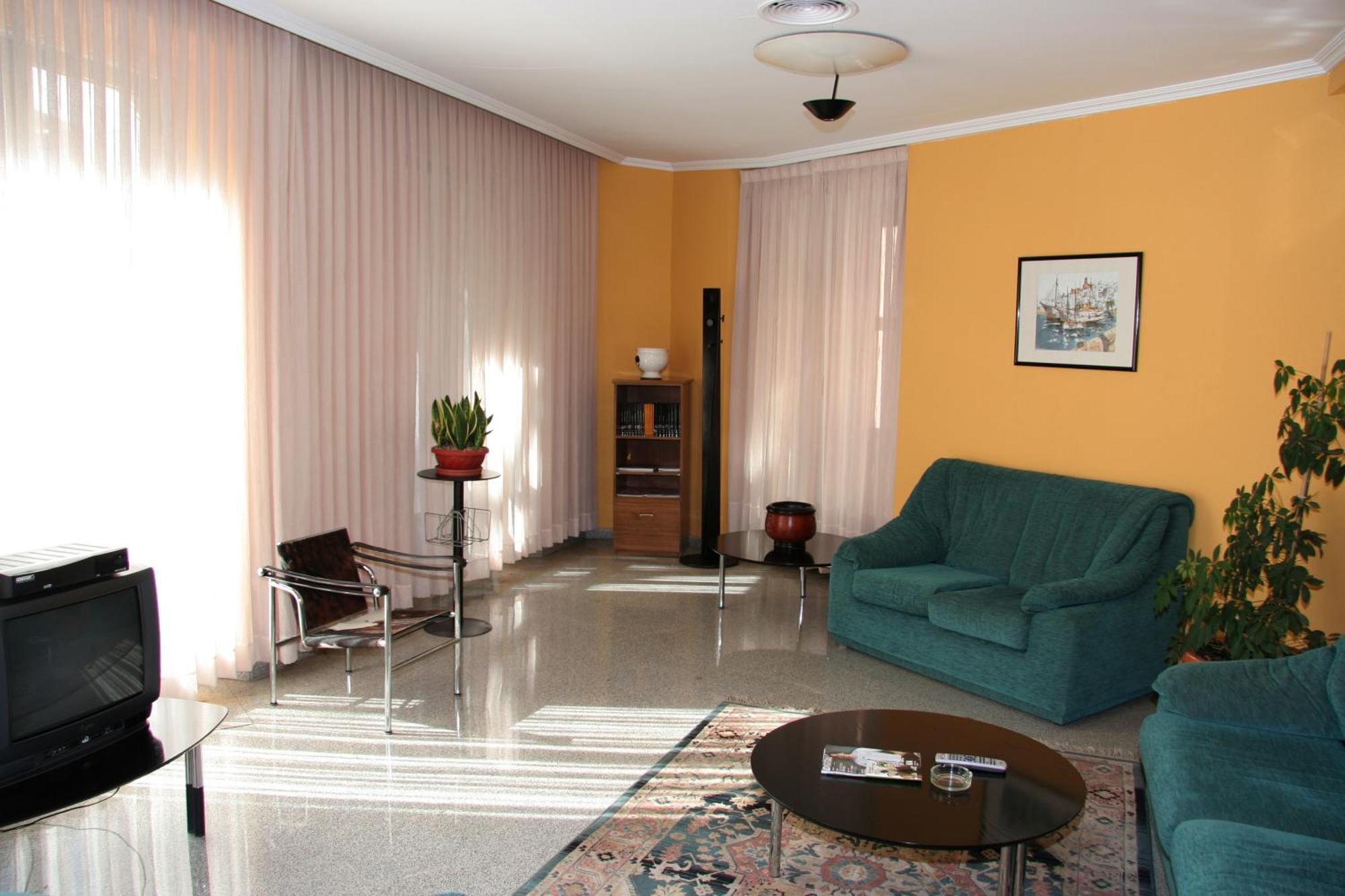 Hostal Paris Valladolid Bagian luar foto