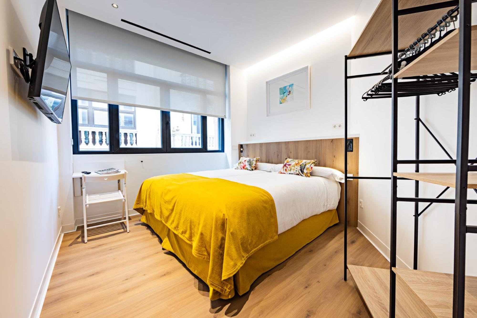 Hostal Paris Valladolid Bagian luar foto