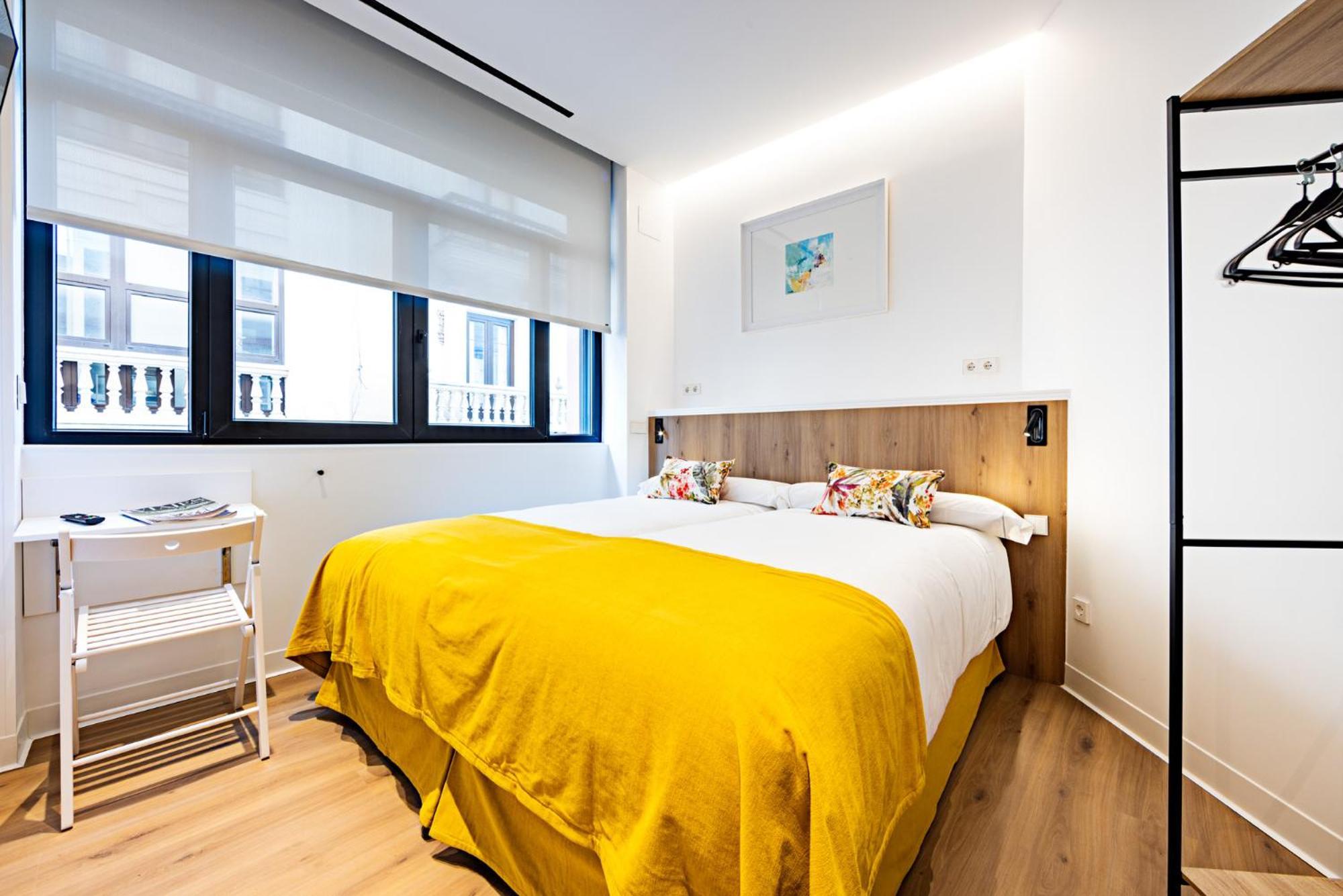 Hostal Paris Valladolid Bagian luar foto