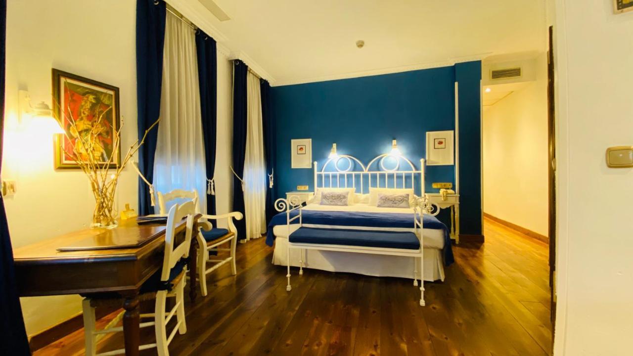 Hostal Paris Valladolid Bagian luar foto